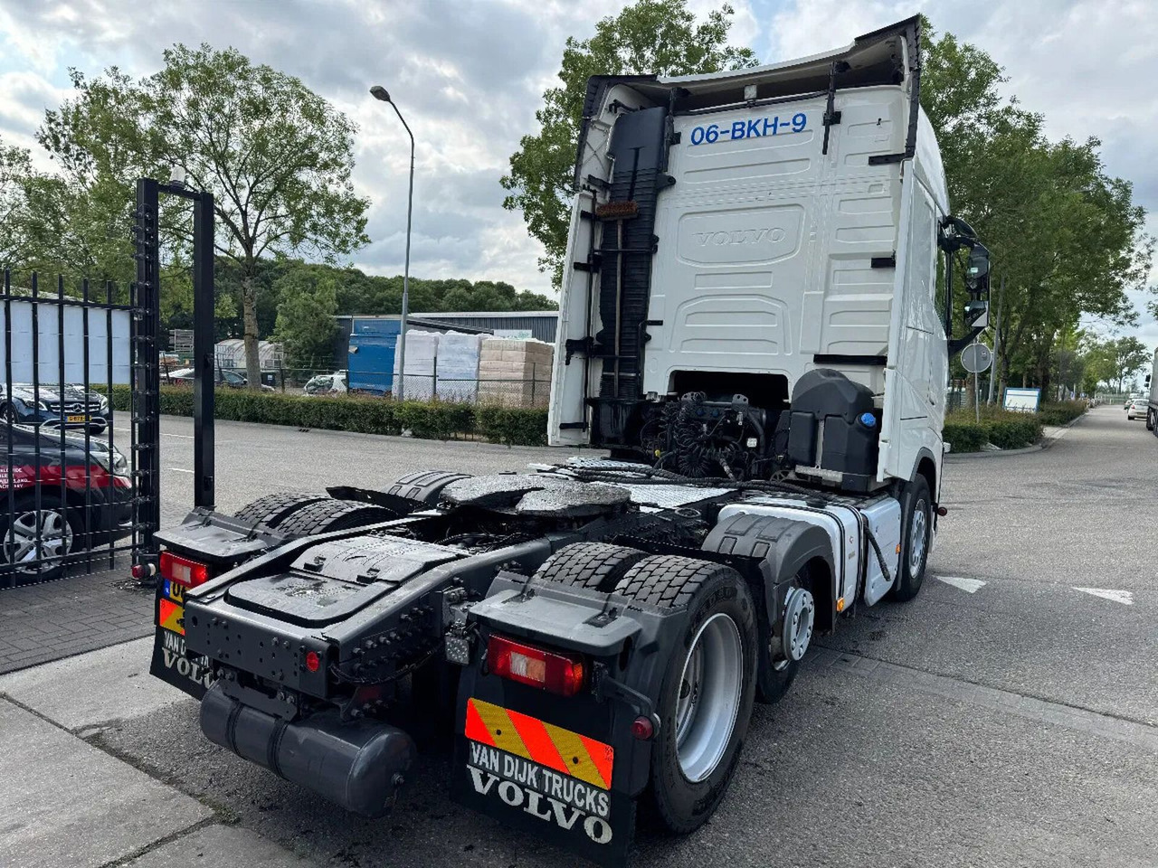 Volvo FH 460 6X2 - EURO 6 + KIPPER HYDR. + LIFTING AXL - Tracteur routier: photos 4 Volvo FH 460 6X2 - EURO 6 + KIPPER HYDR. + LIFTING AXL - Tracteur routier: photos 4