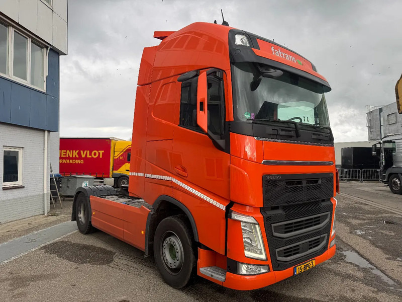 Volvo FH 500 4X2 EURO 6 SKIRTS STANDKLIMA - Tracteur routier: photos 3 Volvo FH 500 4X2 EURO 6 SKIRTS STANDKLIMA - Tracteur routier: photos 3