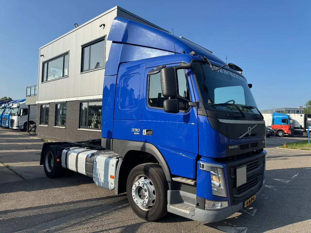 Volvo FM 330 4X2 - EURO 6 + TÜV 06-2026 - Tracteur routier: photos 3 Volvo FM 330 4X2 - EURO 6 + TÜV 06-2026 - Tracteur routier: photos 3