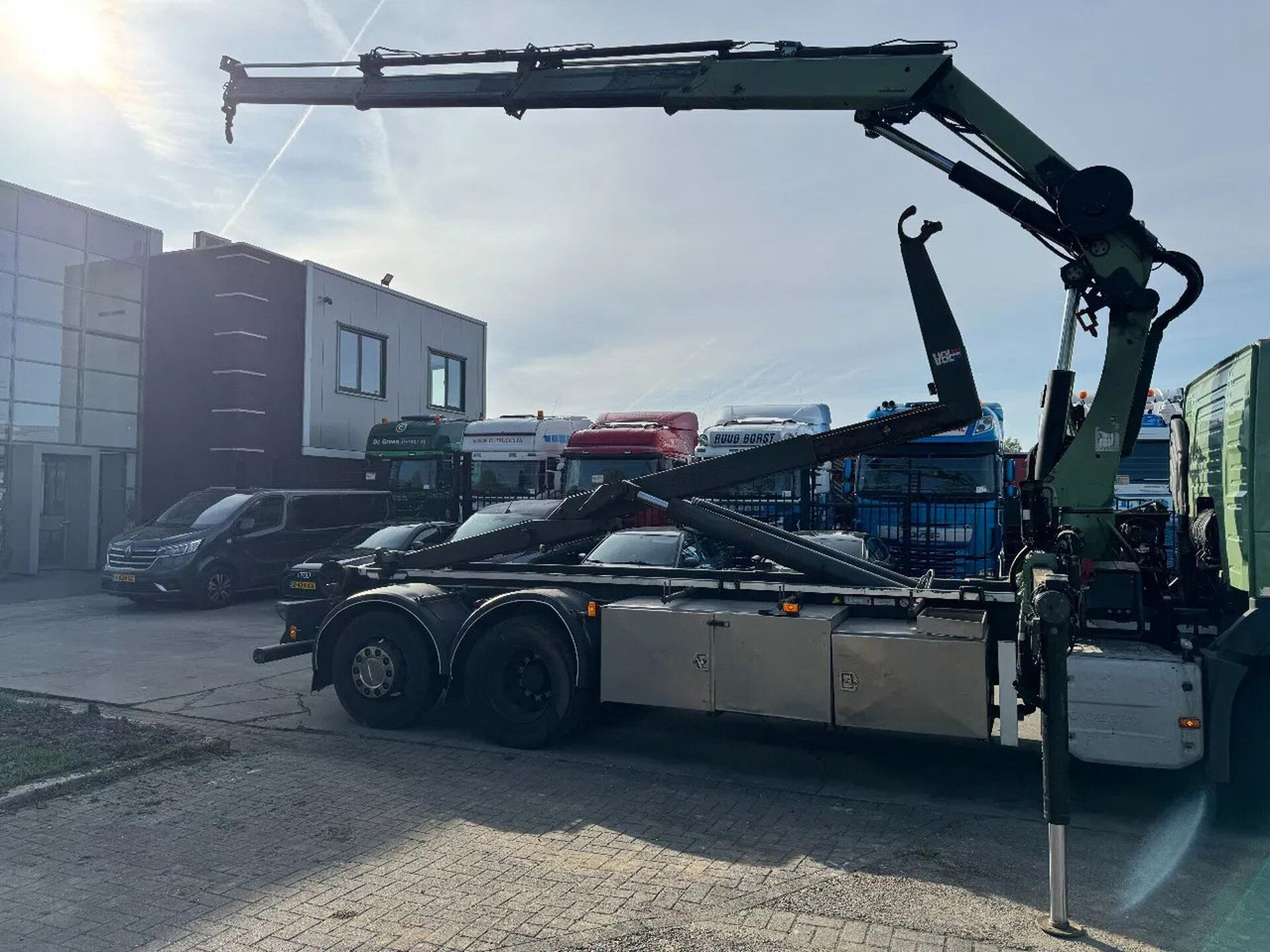 Volvo FM 370 6X2 VDL 21T + HIAB 211 + REMOTE CONTROL - Camion ampliroll, Camion grue: photos 4 Volvo FM 370 6X2 VDL 21T + HIAB 211 + REMOTE CONTROL - Camion ampliroll, Camion grue: photos 4