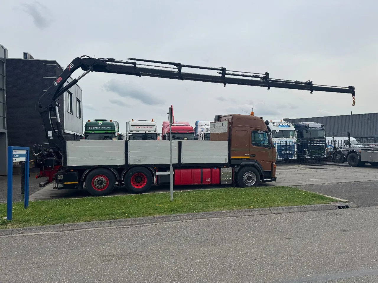 Volvo FM 500 6X2 EURO 5 HIAB 211 EP5 + REMOTE CONTROL - Camion plateau, Camion grue: photos 4 Volvo FM 500 6X2 EURO 5 HIAB 211 EP5 + REMOTE CONTROL - Camion plateau, Camion grue: photos 4