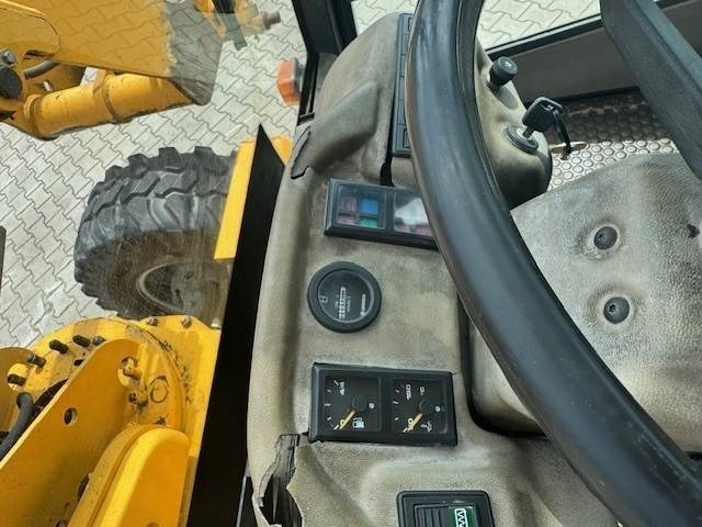 AHLMANN AS 90 - Chargeuse sur pneus: photos 5 AHLMANN AS 90 - Chargeuse sur pneus: photos 5