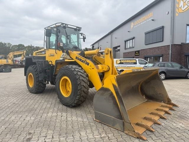 Komatsu WA 320 - Chargeuse sur pneus: photos 4 Komatsu WA 320 - Chargeuse sur pneus: photos 4