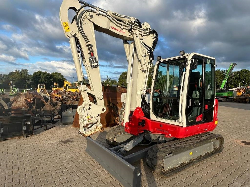 Takeuchi TB 370 V4 - Mini pelle: photos 3 Takeuchi TB 370 V4 - Mini pelle: photos 3