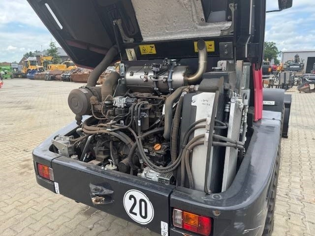 Yanmar V 80-5 - Chargeuse sur pneus: photos 5 Yanmar V 80-5 - Chargeuse sur pneus: photos 5