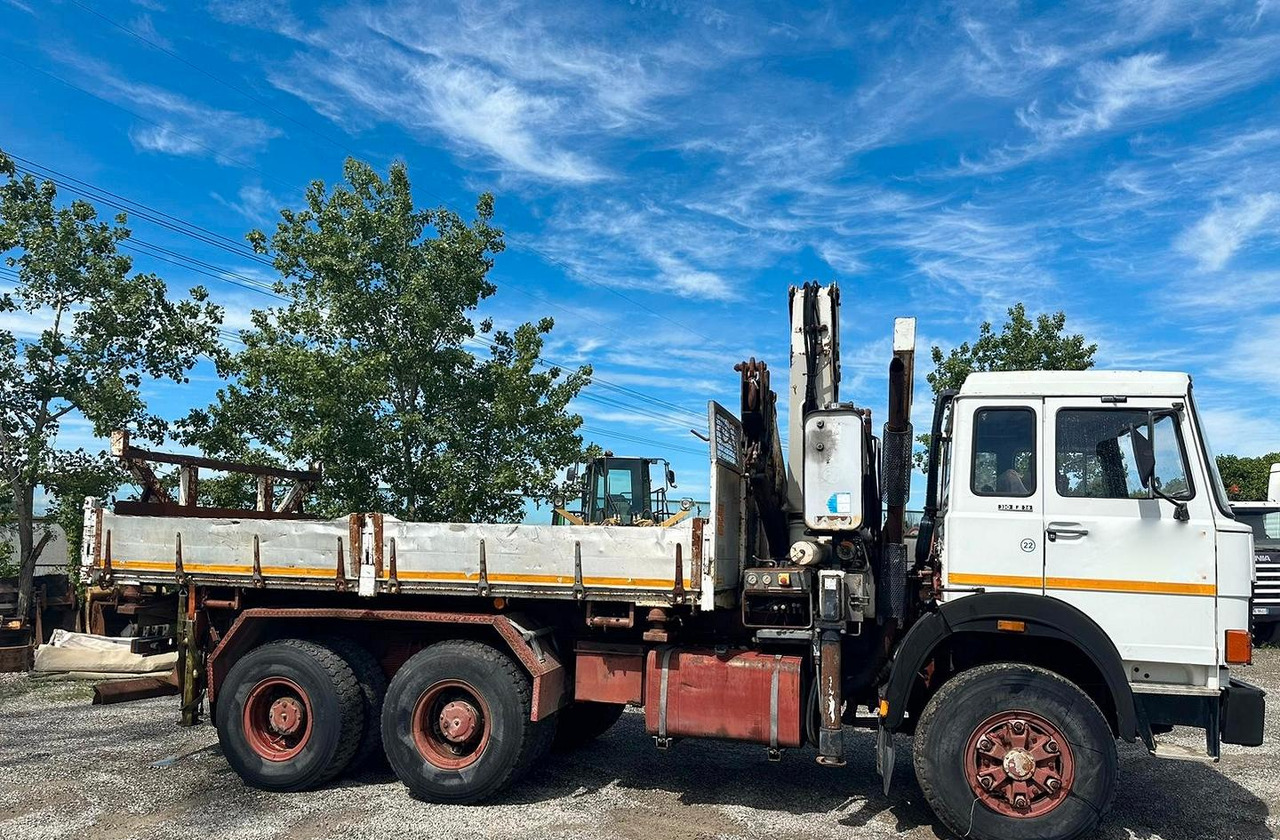 Camion plateau, Camion grue Iveco 330 26 con gru: photos 10 Camion plateau, Camion grue Iveco 330 26 con gru: photos 10