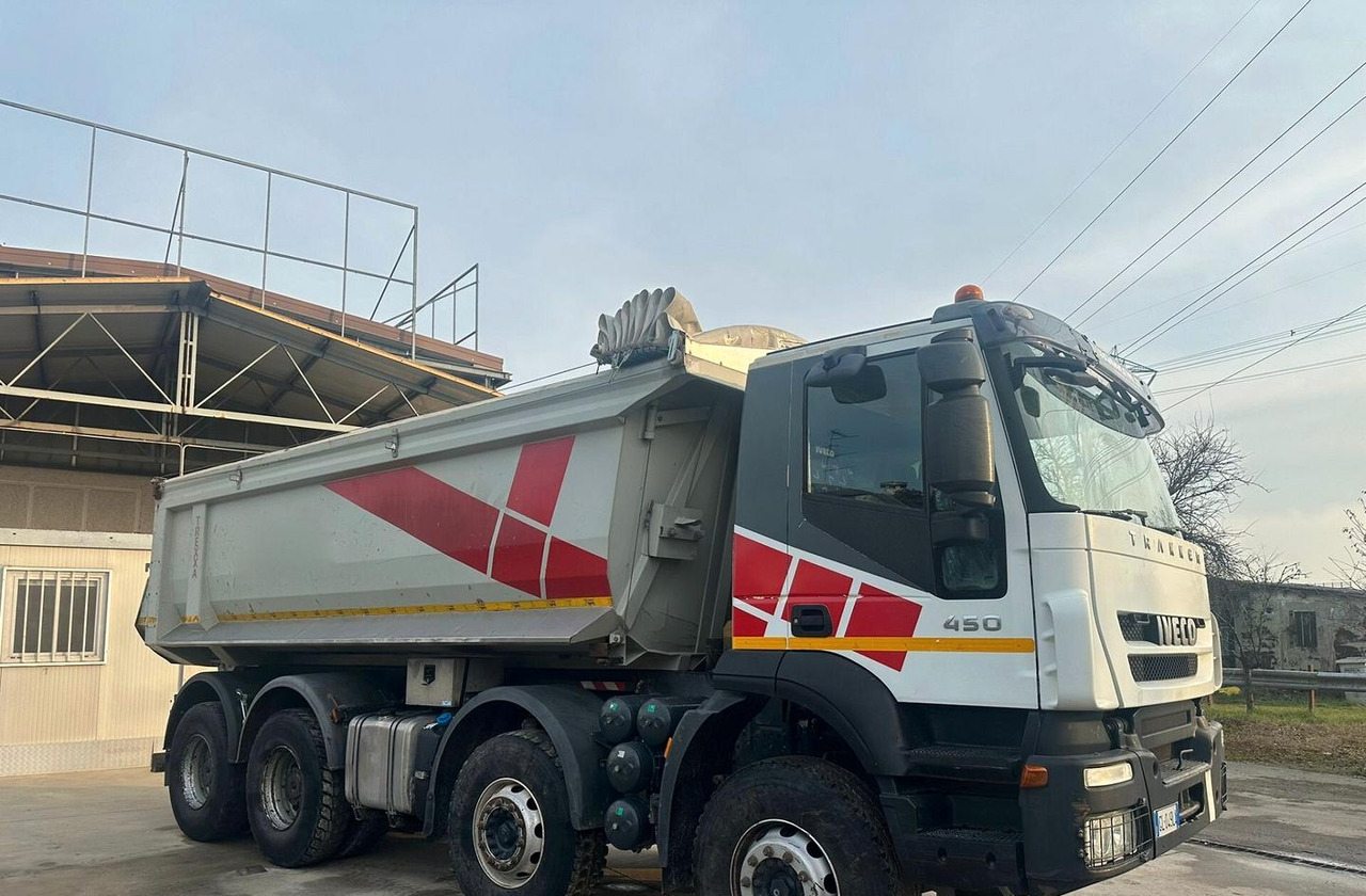 Iveco Trakker 450 euro 5 - Camion benne: photos 3 Iveco Trakker 450 euro 5 - Camion benne: photos 3