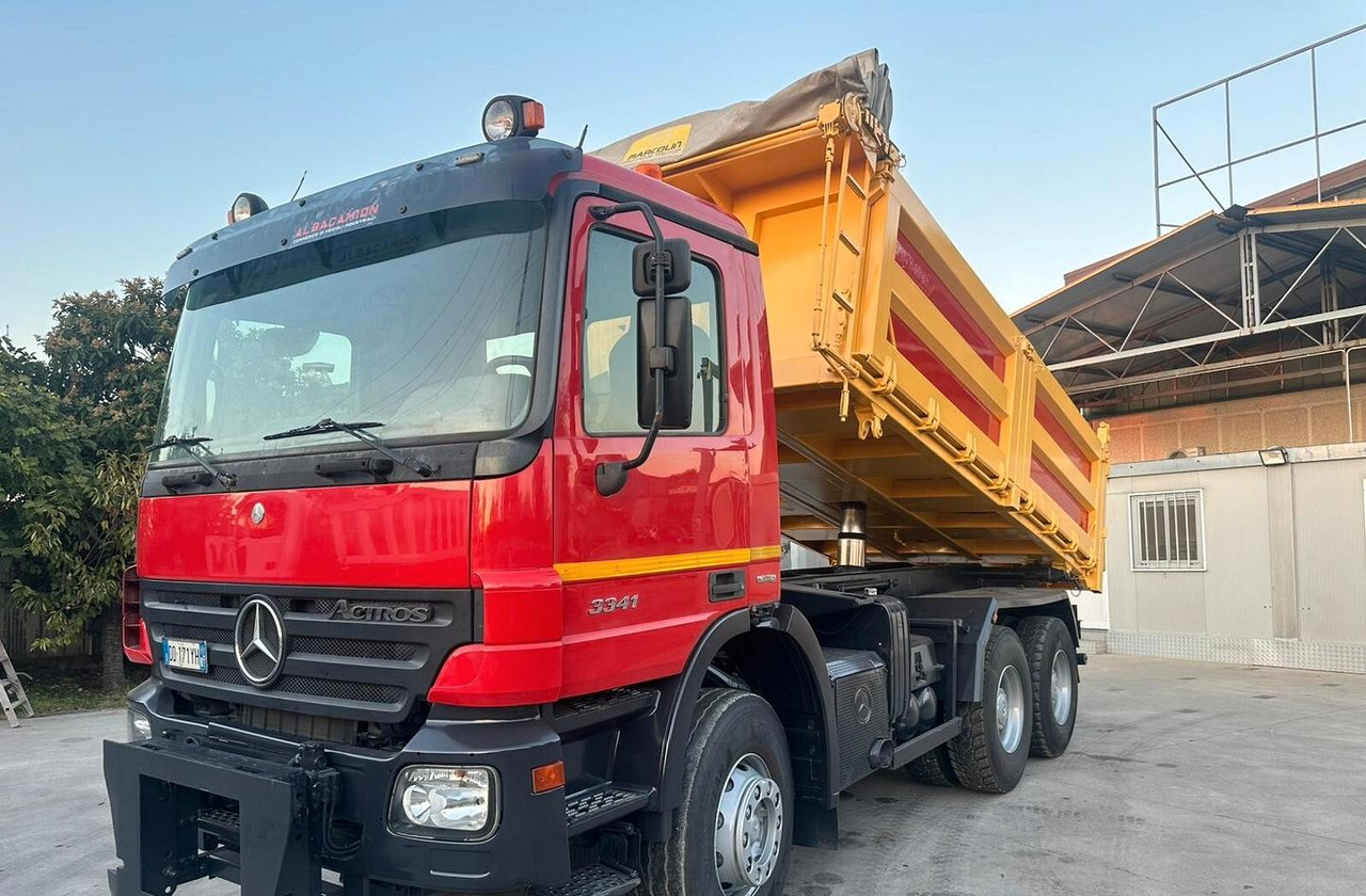 Camion benne Mercedes 3 assi ribaltabile euro 5: photos 8 Camion benne Mercedes 3 assi ribaltabile euro 5: photos 8