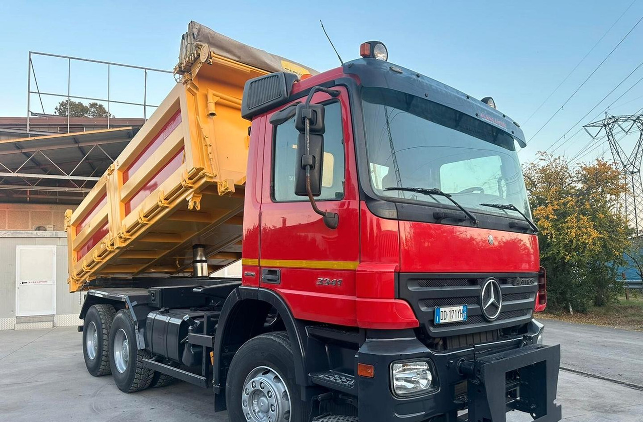 Camion benne Mercedes 3 assi ribaltabile euro 5: photos 9 Camion benne Mercedes 3 assi ribaltabile euro 5: photos 9
