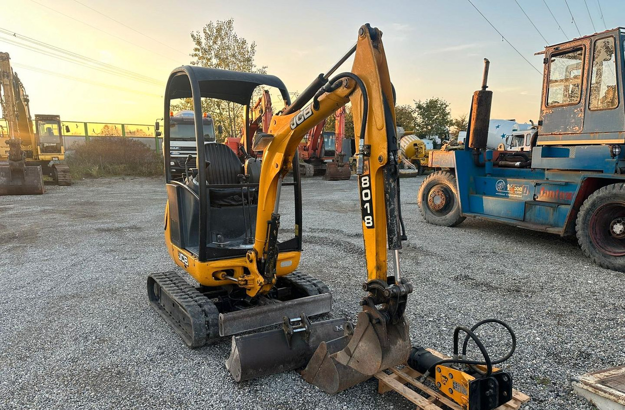 Mini escavatore Jcb 18 quintali - Mini pelle: photos 4 Mini escavatore Jcb 18 quintali - Mini pelle: photos 4