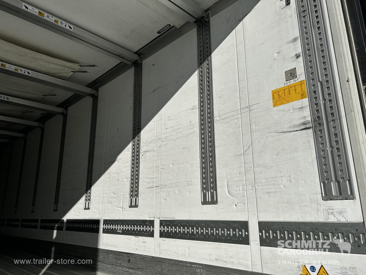 SCHMITZ Reefer multitemp - Semi-remorque isothermique: photos 3 SCHMITZ Reefer multitemp - Semi-remorque isothermique: photos 3