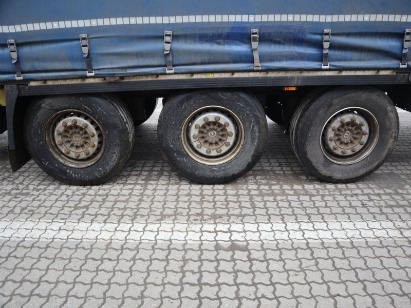 Krone 3 axle curtainside trailer - Semi-remorque rideaux coulissants: photos 4 Krone 3 axle curtainside trailer - Semi-remorque rideaux coulissants: photos 4