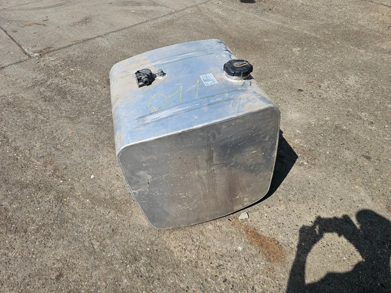 ACGB 787 Mercedes Actros - A6624703501 - Dieseltank 290 Liter - Réservoir de carburant pour Camion: photos 1 ACGB 787 Mercedes Actros - A6624703501 - Dieseltank 290 Liter - Réservoir de carburant pour Camion: photos 1