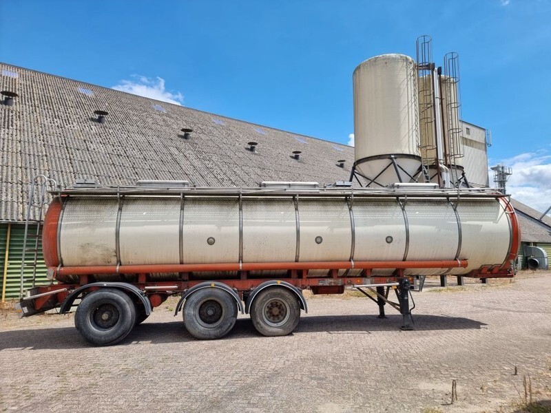 LAG Chemical - INOX - RVS - 30 m3 - 3 Comp. - Semi-remorque citerne: photos 5 LAG Chemical - INOX - RVS - 30 m3 - 3 Comp. - Semi-remorque citerne: photos 5