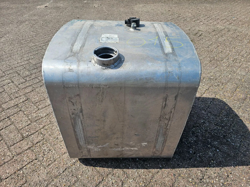 MAN Mercedes Actros - A6624703501 - Dieseltank 290 Liter - Réservoir de carburant pour Camion: photos 2 MAN Mercedes Actros - A6624703501 - Dieseltank 290 Liter - Réservoir de carburant pour Camion: photos 2