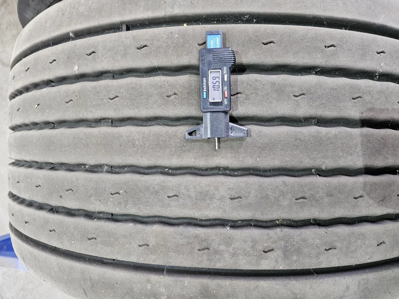 Michelin 50x 445/45R19.5 - Pneu pour Camion: photos 2 Michelin 50x 445/45R19.5 - Pneu pour Camion: photos 2
