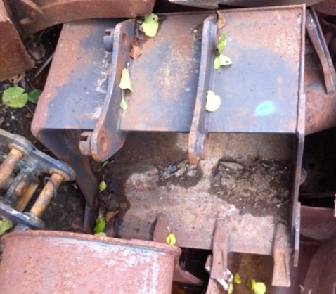 - Godet pour Mini pelle: photos 3 - Godet pour Mini pelle: photos 3