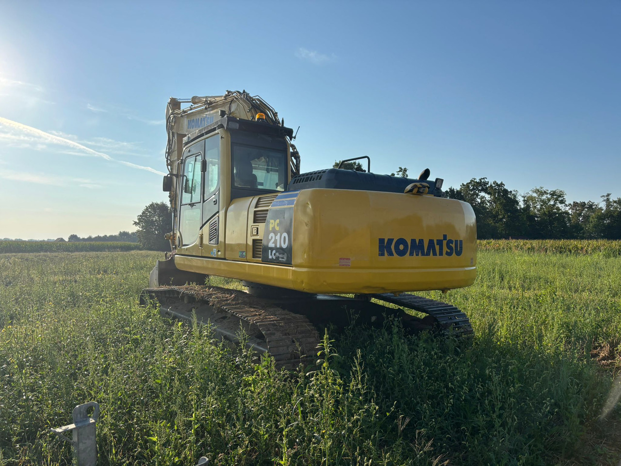 KOMATSU PC 210 LC-8 - Pelle sur chenille: photos 5 KOMATSU PC 210 LC-8 - Pelle sur chenille: photos 5