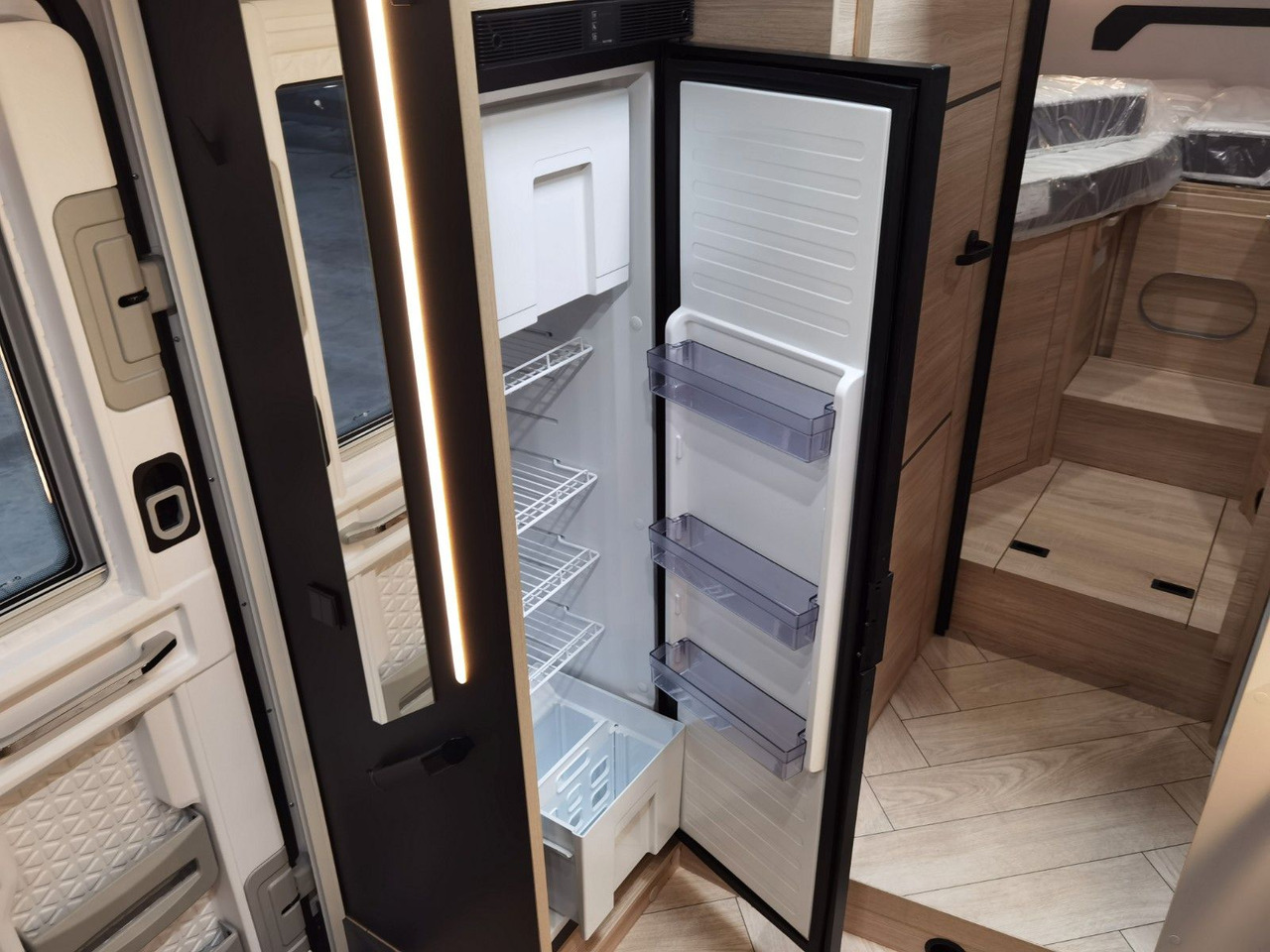 Crédit-bail de  Chausson 797 TITANIUM / -2026- / 165PS- 8G. / 4.1T. / AHK Chausson 797 TITANIUM / -2026- / 165PS- 8G. / 4.1T. / AHK: photos 20