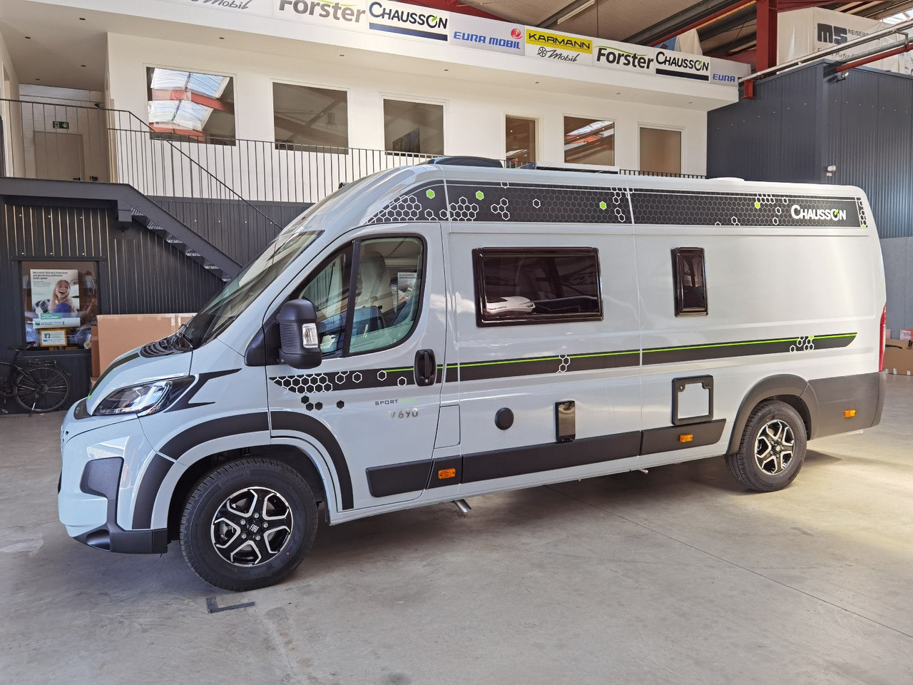 Chausson V690 SPORT LINE /-2025-/ 140PS- 8G / XXL-HUBBETT - Fourgon aménagé: photos 4 Chausson V690 SPORT LINE /-2025-/ 140PS- 8G / XXL-HUBBETT - Fourgon aménagé: photos 4