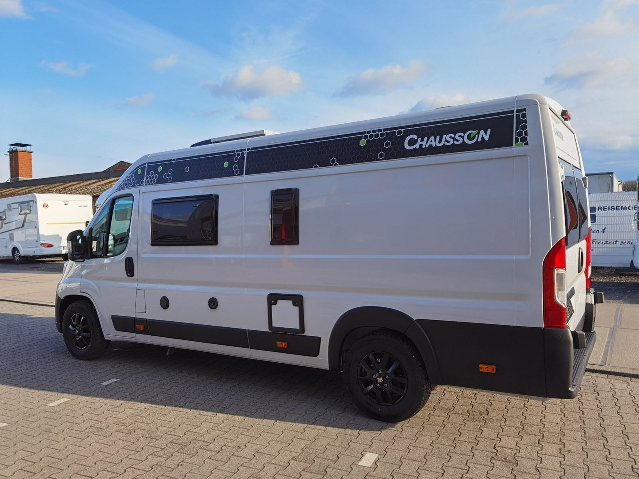 Chausson V697 FIRST LINE / - 2025 - /140PS / EINZELBETTEN Chausson V697 FIRST LINE / - 2025 - /140PS / EINZELBETTEN - Fourgon aménagé: photos 5 Chausson V697 FIRST LINE / - 2025 - /140PS / EINZELBETTEN Chausson V697 FIRST LINE / - 2025 - /140PS / EINZELBETTEN - Fourgon aménagé: photos 5