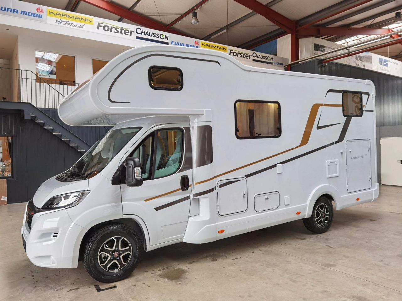 Camping-car capucine Eura Mobil ACTIVA ONE 690 HB / 180PS-40H MAXI/ PANORAMADACH: photos 6