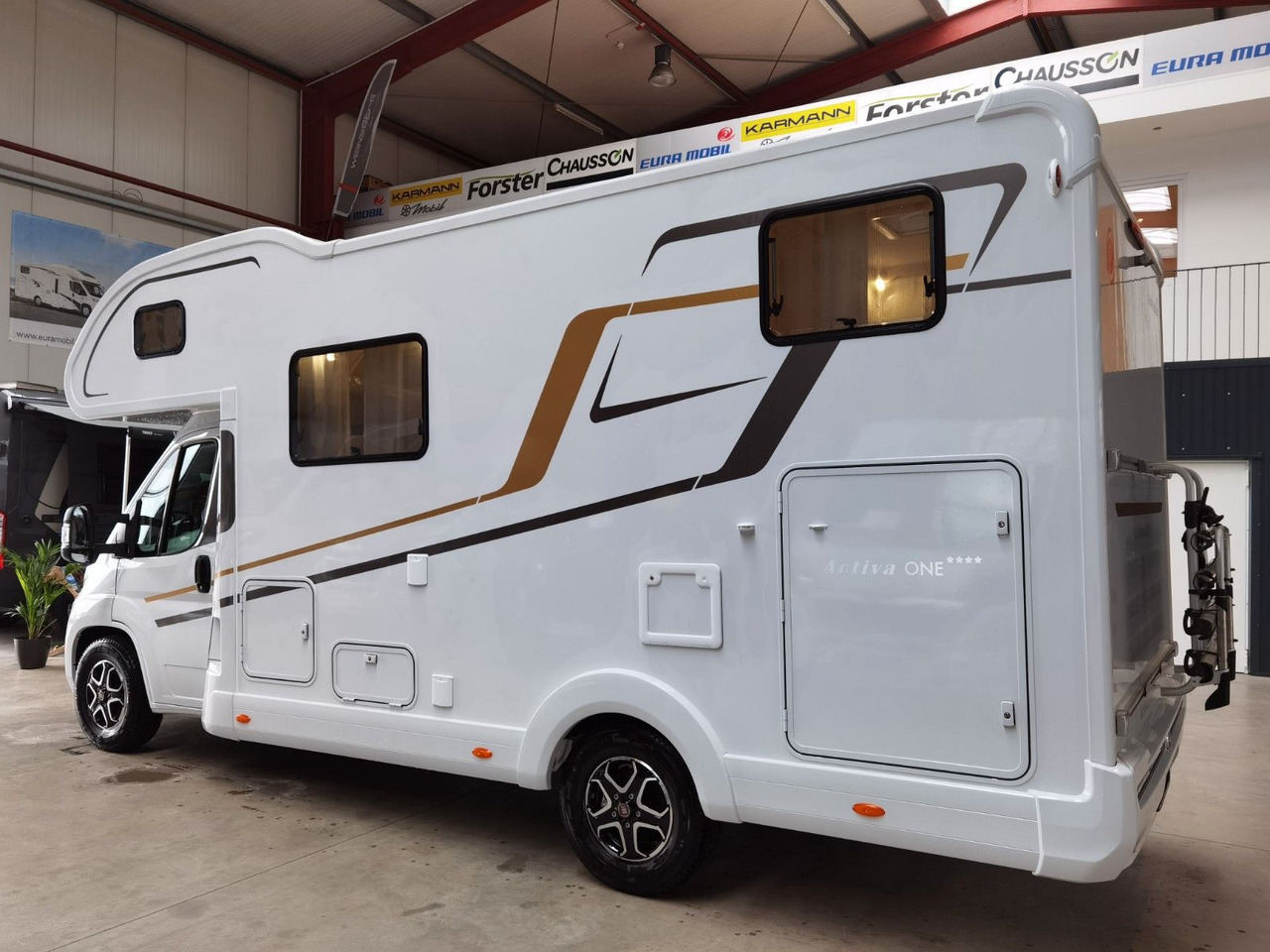 Camping-car capucine Eura Mobil ACTIVA ONE 690 HB / 180PS-40H MAXI/ PANORAMADACH: photos 5