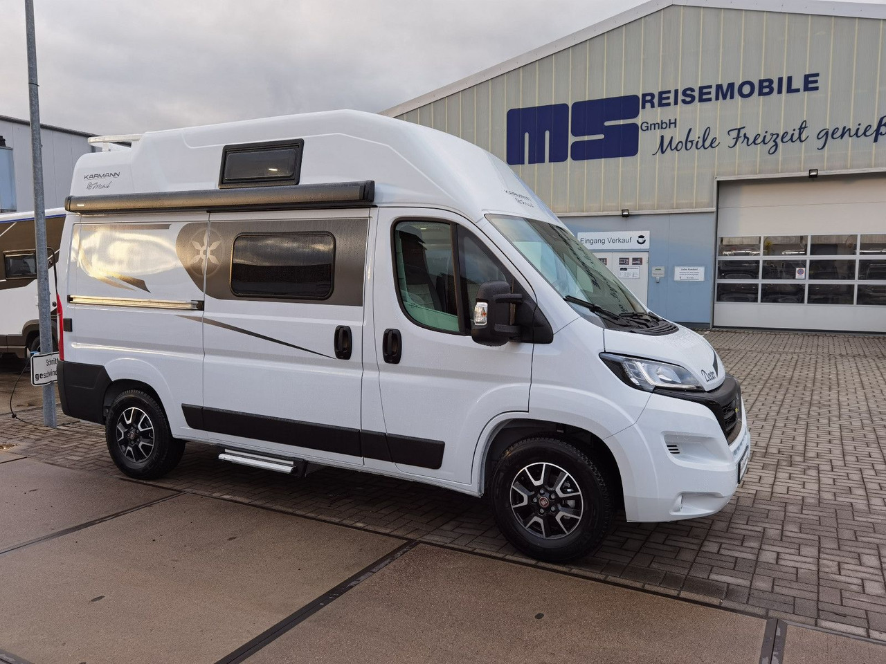 Karmann DEXTER 550 / 140PS / CONCEPT - PAKET & HUBBETT - Fourgon aménagé: photos 4 Karmann DEXTER 550 / 140PS / CONCEPT - PAKET & HUBBETT - Fourgon aménagé: photos 4