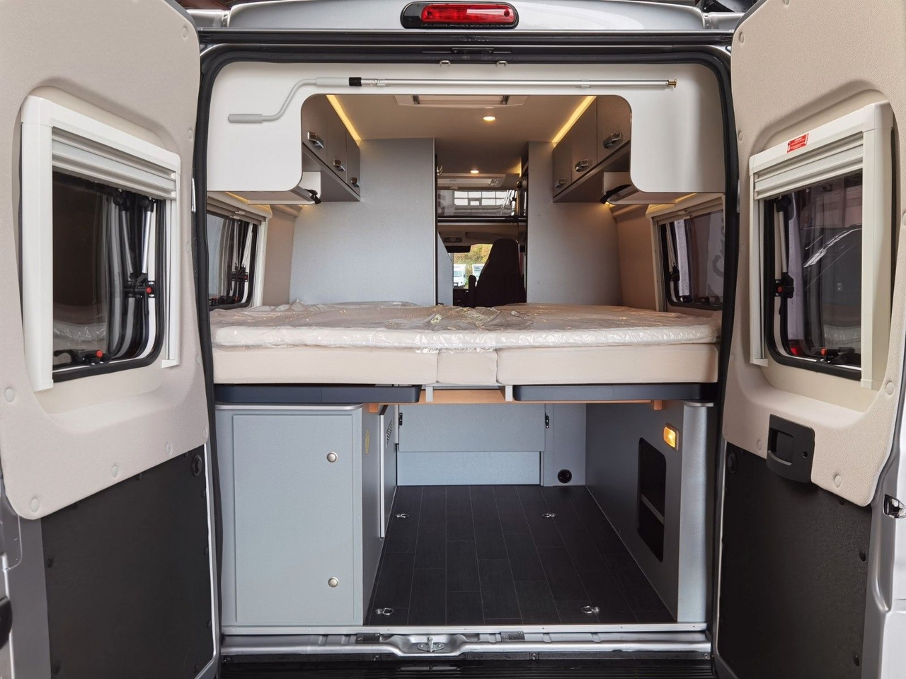 Crédit-bail de  Weinsberg CARABUS GREY 630 ME-EDITION FIRE / MODELL 2026 Weinsberg CARABUS GREY 630 ME-EDITION FIRE / MODELL 2026: photos 11