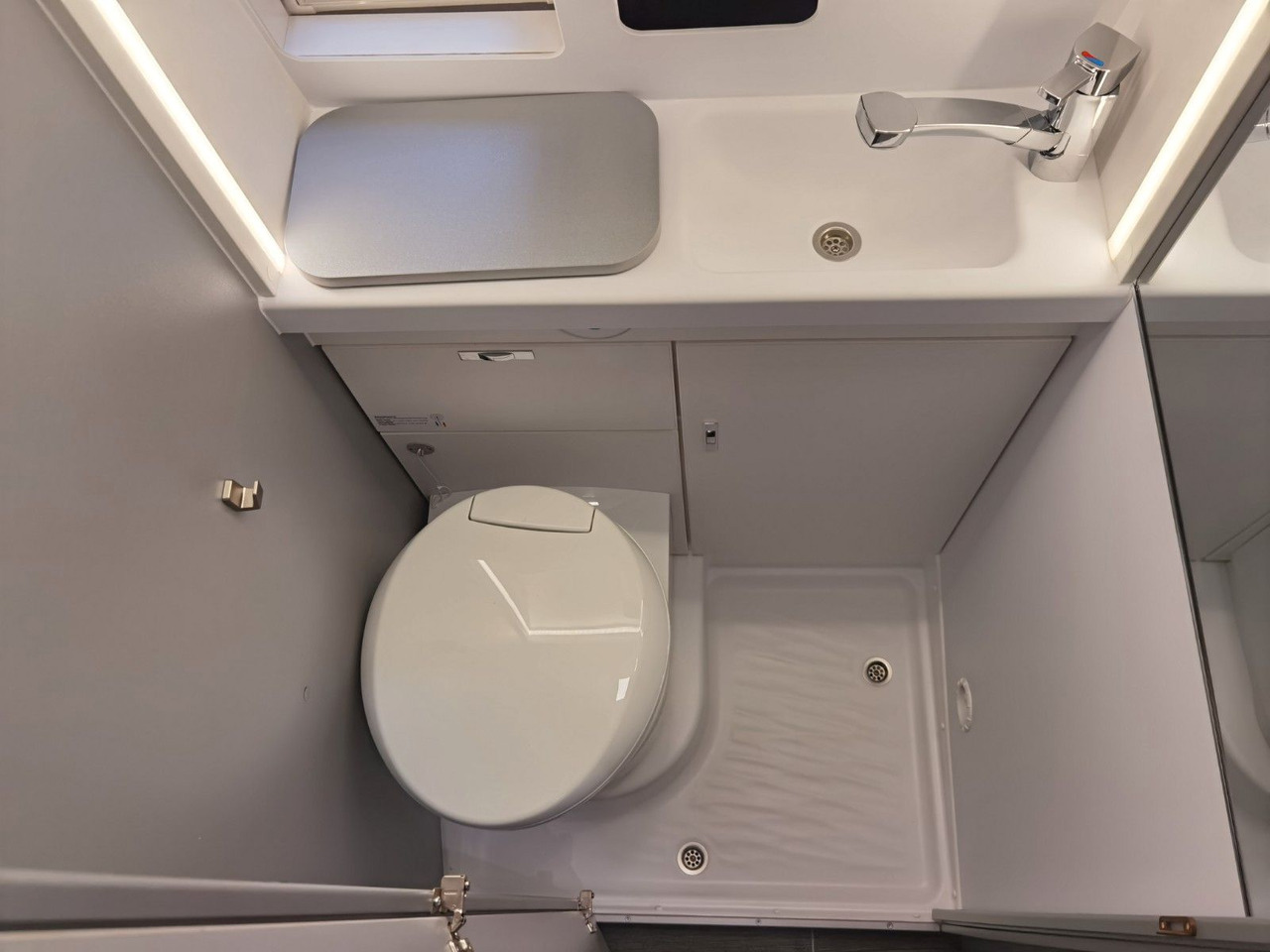 Crédit-bail de  Weinsberg CARABUS GREY 630 ME-EDITION FIRE / MODELL 2026 Weinsberg CARABUS GREY 630 ME-EDITION FIRE / MODELL 2026: photos 20