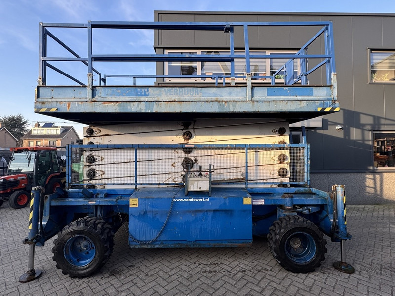 Holland lift Combistar B-195DL25 Schaarhoogwerker 22M Werkhoogte Hatz Diesel 4X4 2003 - Nacelle ciseaux: photos 2 Holland lift Combistar B-195DL25 Schaarhoogwerker 22M Werkhoogte Hatz Diesel 4X4 2003 - Nacelle ciseaux: photos 2