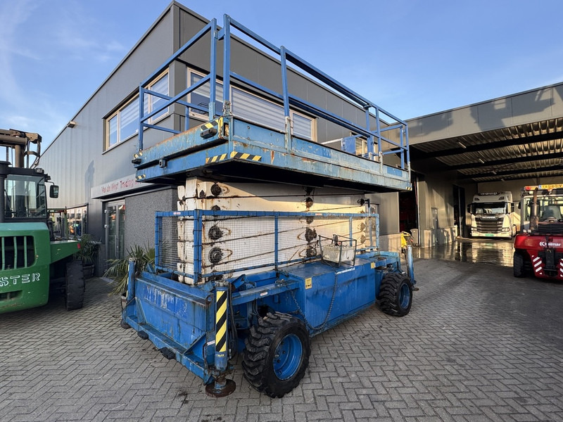 Holland lift Combistar B-195DL25 Schaarhoogwerker 22M Werkhoogte Hatz Diesel 4X4 2003 - Nacelle ciseaux: photos 3 Holland lift Combistar B-195DL25 Schaarhoogwerker 22M Werkhoogte Hatz Diesel 4X4 2003 - Nacelle ciseaux: photos 3