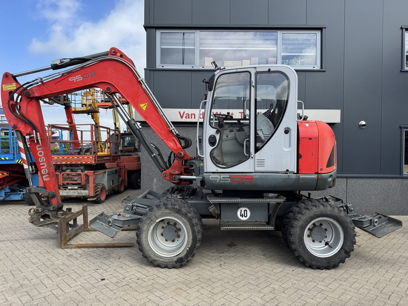 Neuson 9503 WD Mobiele Kraan 2009 Palletvork, Smalle Bak / Breede Bak 8860hours Deutz Diesel. - Grue mobile: photos 1 Neuson 9503 WD Mobiele Kraan 2009 Palletvork, Smalle Bak / Breede Bak 8860hours Deutz Diesel. - Grue mobile: photos 1