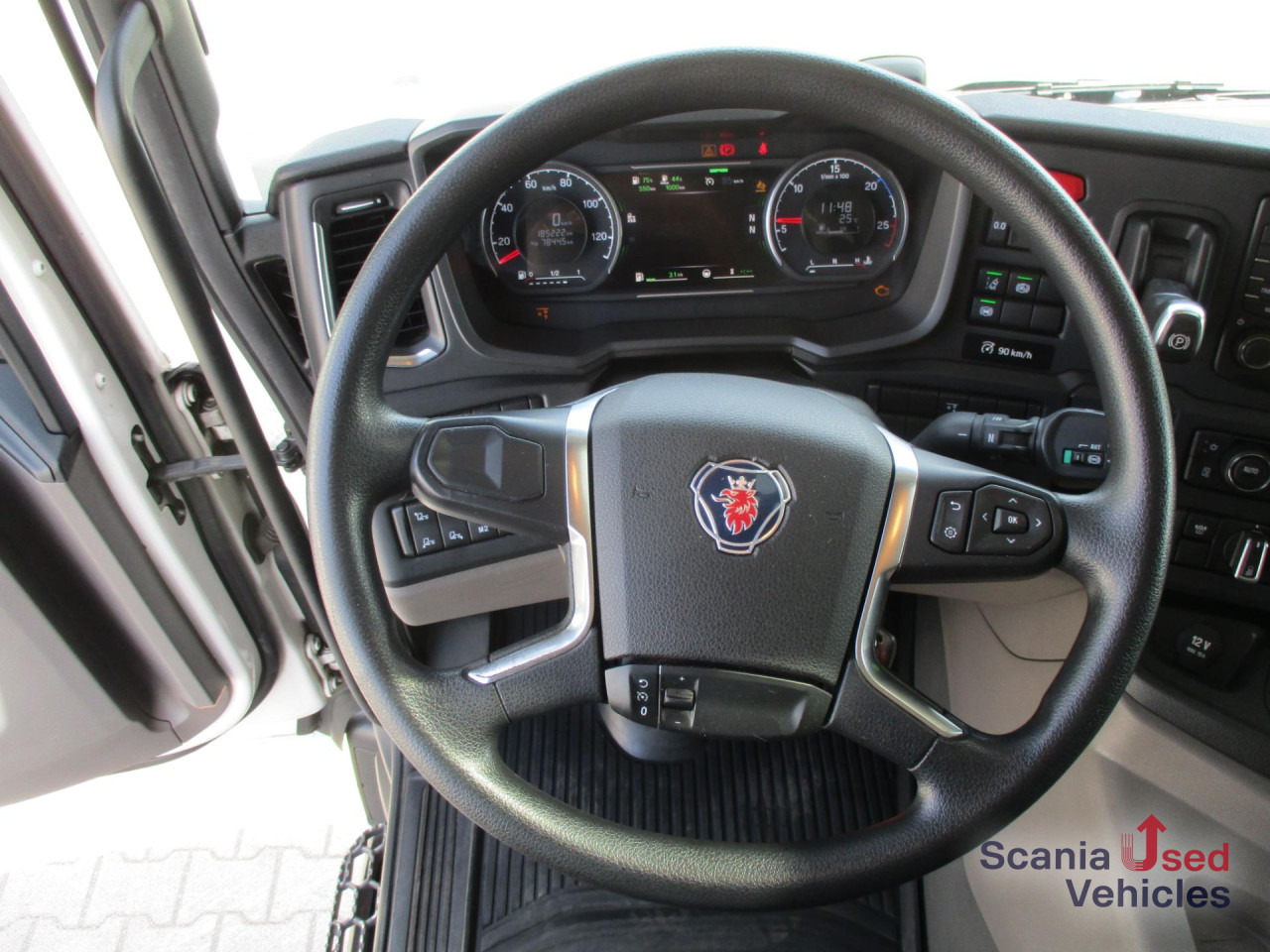 SCANIA P 320 B6x2*4LB / LBW / Lift-Lenkachse / 18 Pal. / - Camion pour le transport de boissons: photos 2 SCANIA P 320 B6x2*4LB / LBW / Lift-Lenkachse / 18 Pal. / - Camion pour le transport de boissons: photos 2