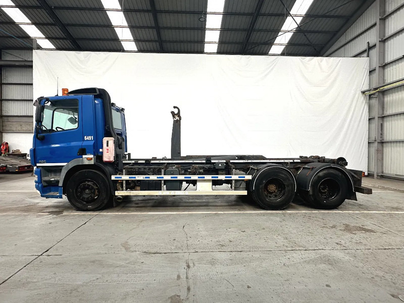 DAF CF 85 360 - 10 roues / 10 reifen - Camion ampliroll: photos 2 DAF CF 85 360 - 10 roues / 10 reifen - Camion ampliroll: photos 2