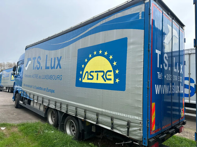 DAF XF 440 DAF XF 440 6x2 / SUPERSPACECAB / KOMBI MIT ANHANGER SCHMITZ 2016 / DURCHLADEN / 2 STUCK - Camion à rideaux coulissants: photos 2 DAF XF 440 DAF XF 440 6x2 / SUPERSPACECAB / KOMBI MIT ANHANGER SCHMITZ 2016 / DURCHLADEN / 2 STUCK - Camion à rideaux coulissants: photos 2