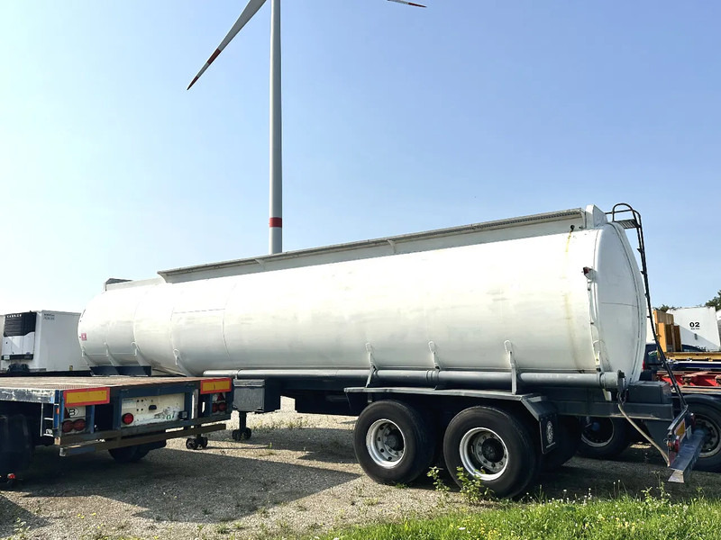 Fruehauf RDF 360 - Semi-remorque citerne: photos 2 Fruehauf RDF 360 - Semi-remorque citerne: photos 2