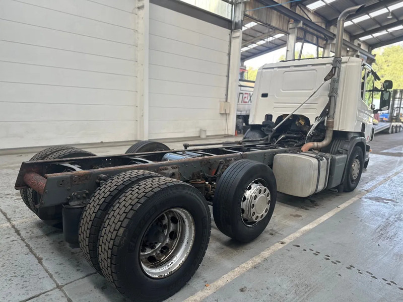 Scania P230 6X2 / Essieu relevable directionnel / Stuurbare liftas / Steerable lift axle / RETARDER / 481205 - Châssis cabine: photos 4 Scania P230 6X2 / Essieu relevable directionnel / Stuurbare liftas / Steerable lift axle / RETARDER / 481205 - Châssis cabine: photos 4