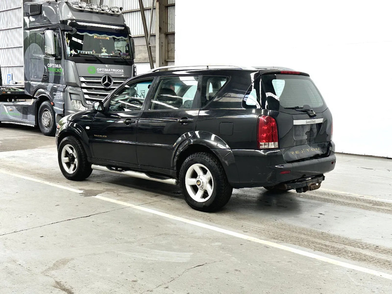 SsangYong Rexton AIRCO / LEATHER / MOTEUR MERCEDES - MERCEDES MOTOR - SUV: photos 3 SsangYong Rexton AIRCO / LEATHER / MOTEUR MERCEDES - MERCEDES MOTOR - SUV: photos 3