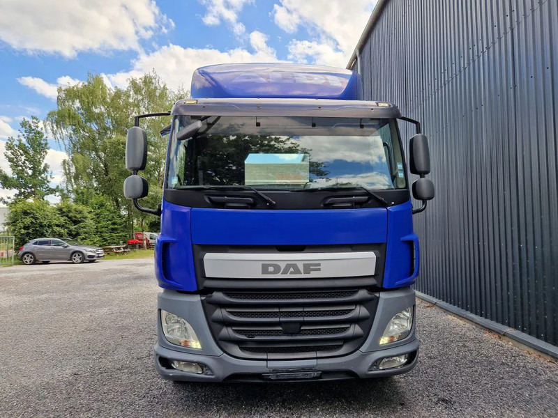 DAF CF 400 EURO 6 / RETARDER / AIRCO / 10 PIECES - 10 STUCK - Tracteur routier: photos 2 DAF CF 400 EURO 6 / RETARDER / AIRCO / 10 PIECES - 10 STUCK - Tracteur routier: photos 2