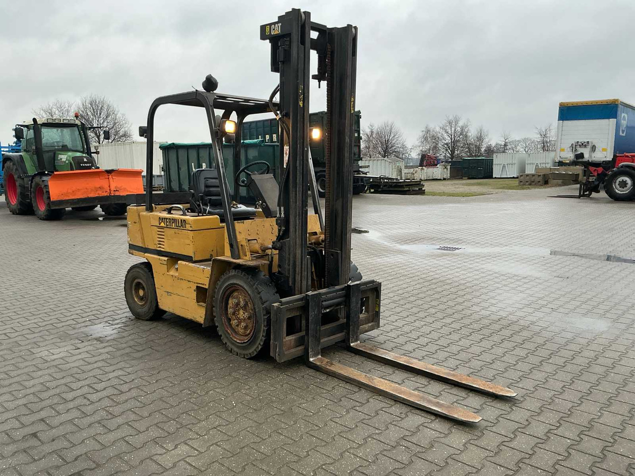 1991 CATERPILLAR V50D FORKLIFT - Chariot élévateur: photos 3 1991 CATERPILLAR V50D FORKLIFT - Chariot élévateur: photos 3