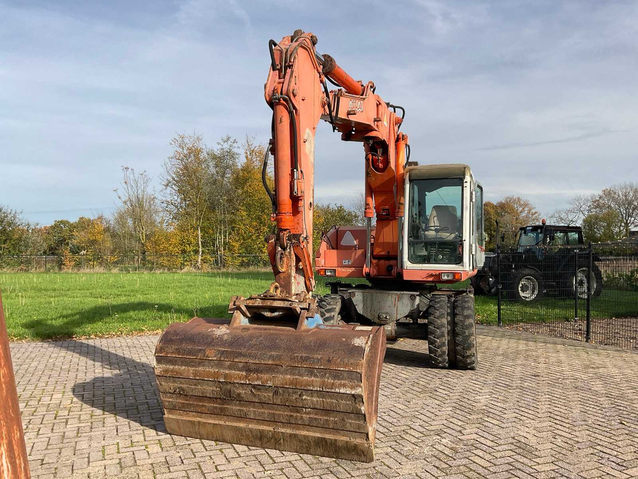 1996 ATLAS 1404 WHEELED EXCAVATOR - Pelle sur pneus: photos 3 1996 ATLAS 1404 WHEELED EXCAVATOR - Pelle sur pneus: photos 3