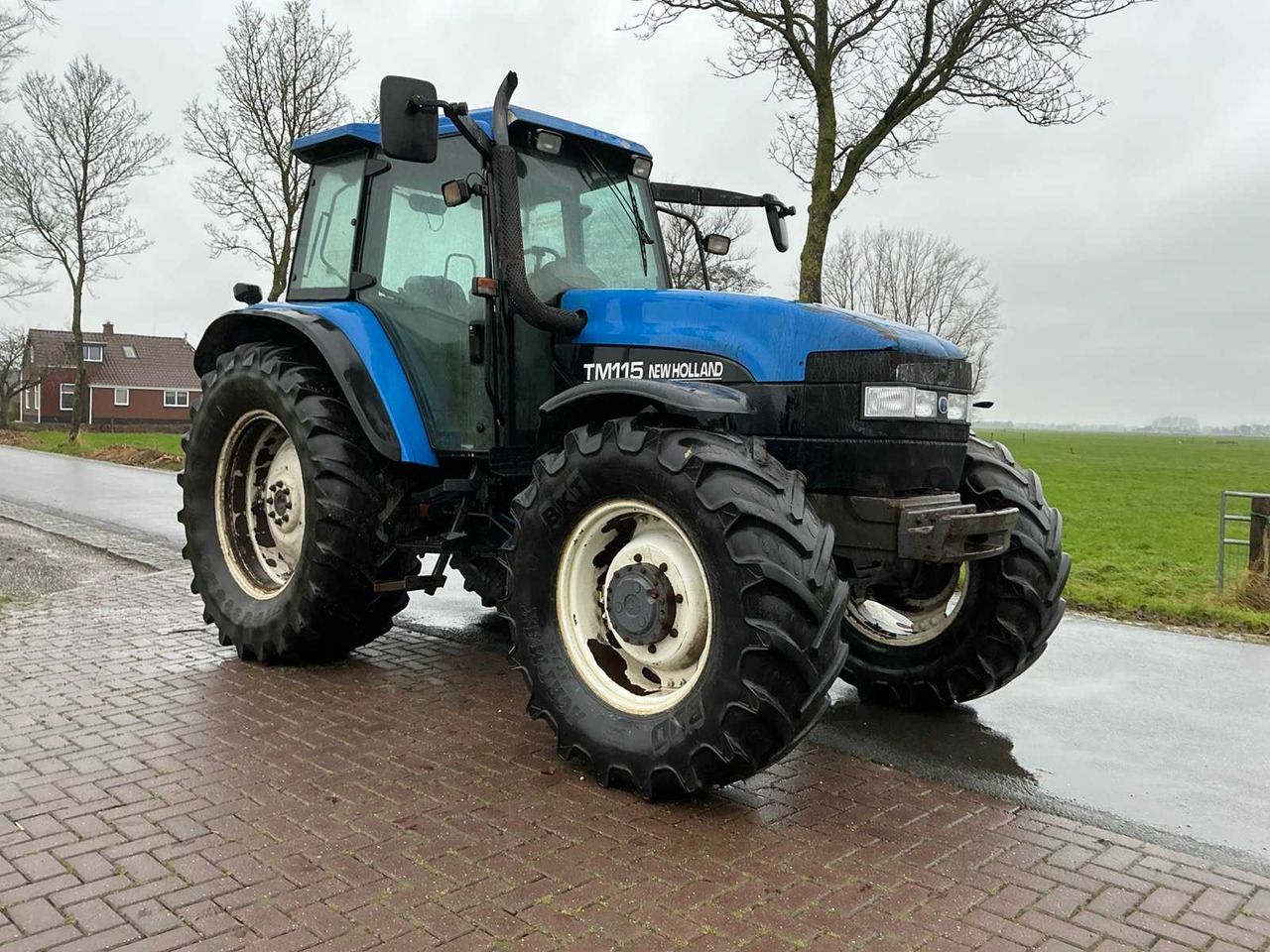 2002 NEW HOLLAND TM 115 ALL-WHEEL DRIVE FARM TRACTOR - Tracteur agricole: photos 4 2002 NEW HOLLAND TM 115 ALL-WHEEL DRIVE FARM TRACTOR - Tracteur agricole: photos 4