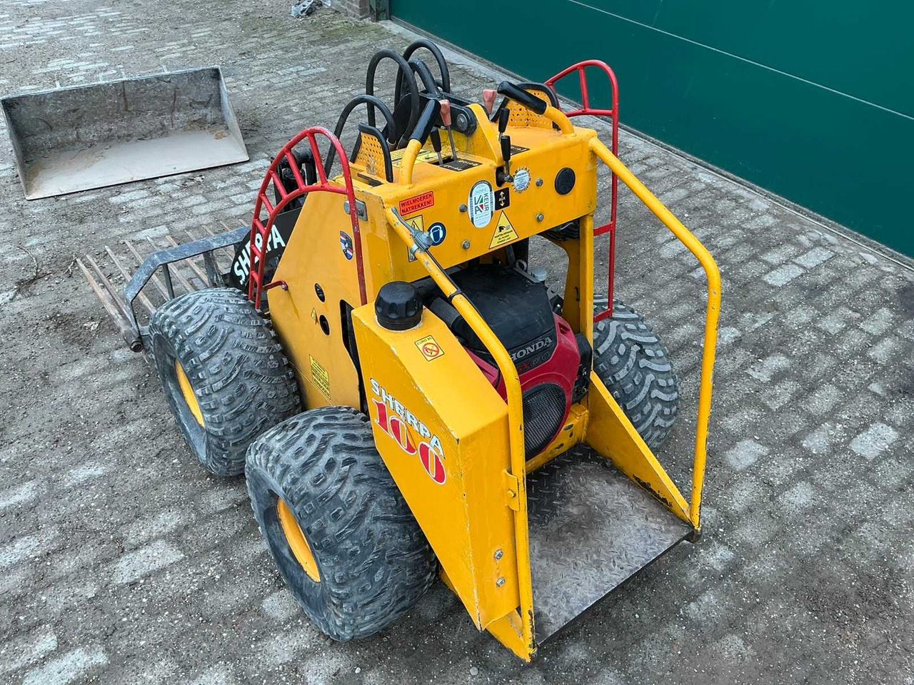 2003 SHERPA 100 SKID STEER LOADER - Chargeuse compacte sur chenilles: photos 5 2003 SHERPA 100 SKID STEER LOADER - Chargeuse compacte sur chenilles: photos 5