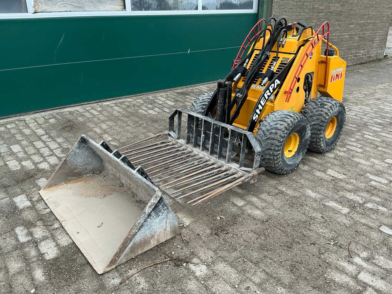 2003 SHERPA 100 SKID STEER LOADER - Chargeuse compacte sur chenilles: photos 2 2003 SHERPA 100 SKID STEER LOADER - Chargeuse compacte sur chenilles: photos 2