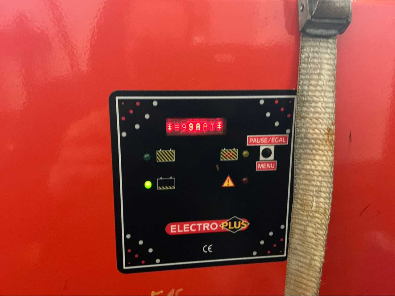 2005 LINDE-FENWICK E16C-02 FORKLIFT - Chariot élévateur: photos 4 2005 LINDE-FENWICK E16C-02 FORKLIFT - Chariot élévateur: photos 4