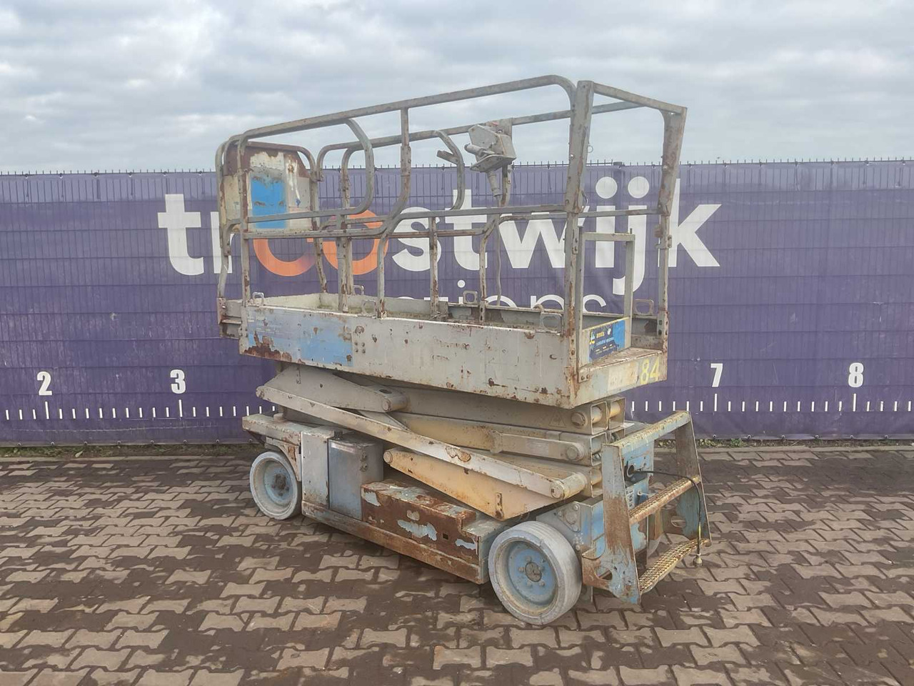 2005 - MEC - 2633ES - SCISSOR LIFT - Nacelle: photos 4 2005 - MEC - 2633ES - SCISSOR LIFT - Nacelle: photos 4