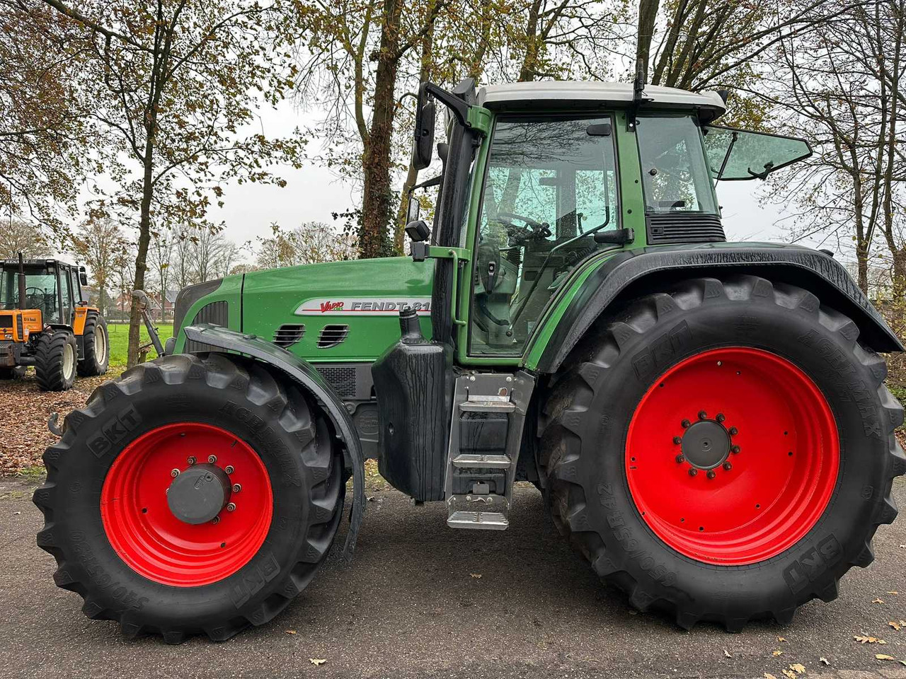 2006 FENDT 818 VARIO TMS ALL-WHEEL DRIVE FARM TRACTOR - Tracteur agricole: photos 4 2006 FENDT 818 VARIO TMS ALL-WHEEL DRIVE FARM TRACTOR - Tracteur agricole: photos 4