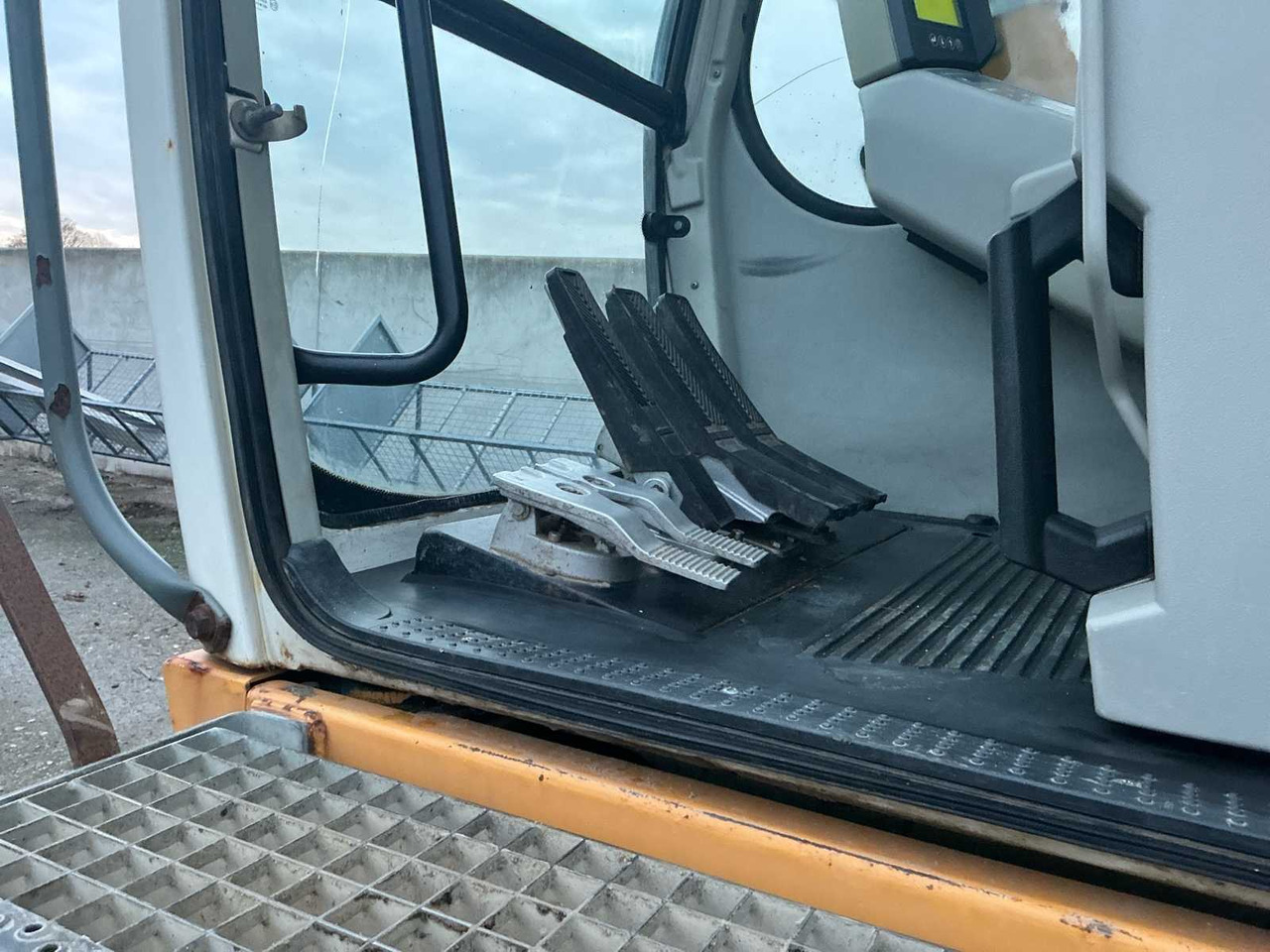 Pelle 2006 LIEBHERR R944C HDSL LITRONIC CRAWLER EXCAVATOR: photos 41