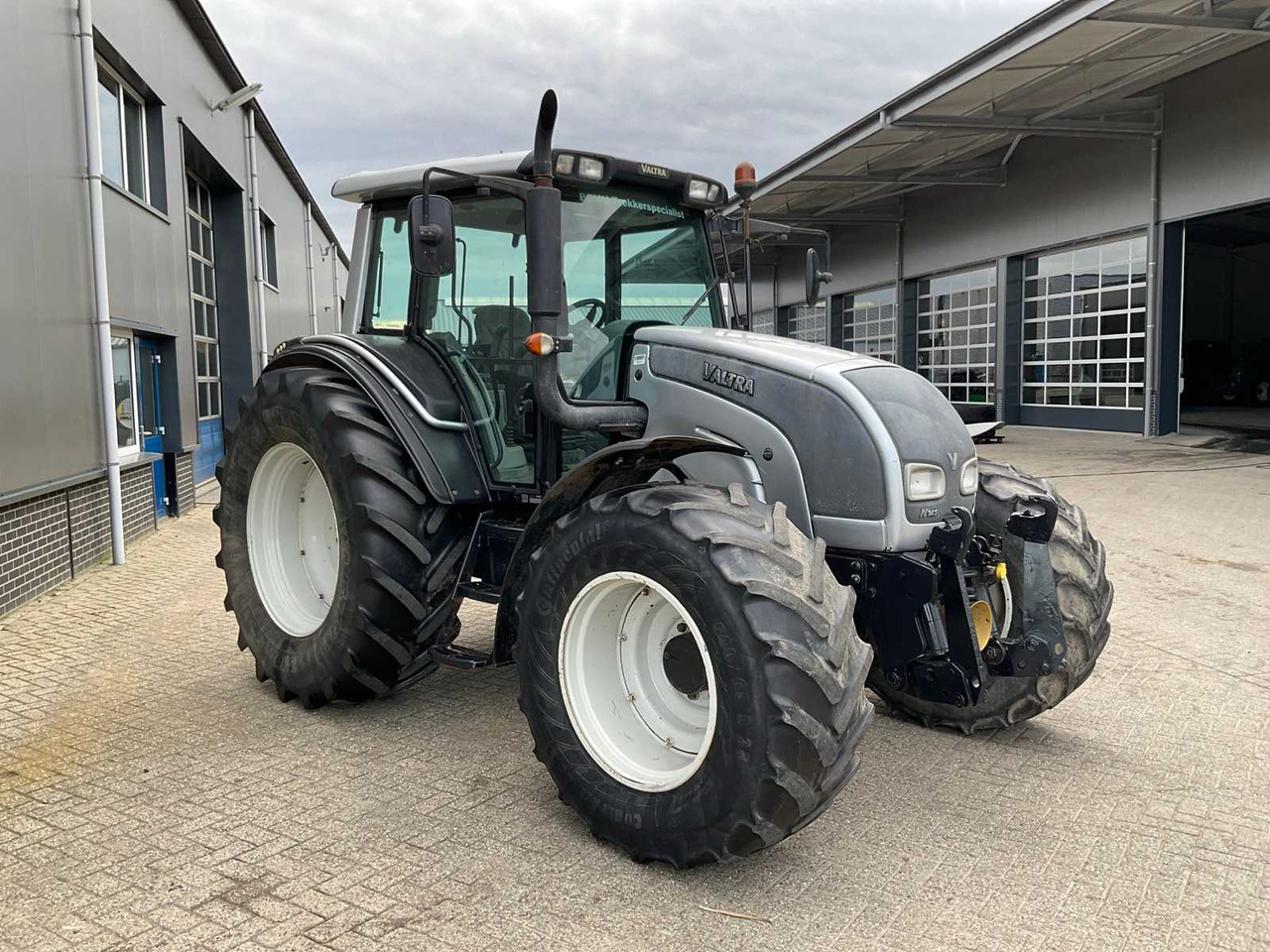 2006 VALTRA N141 HITECH ALL-WHEEL DRIVE FARM TRACTOR - Tracteur agricole: photos 4 2006 VALTRA N141 HITECH ALL-WHEEL DRIVE FARM TRACTOR - Tracteur agricole: photos 4